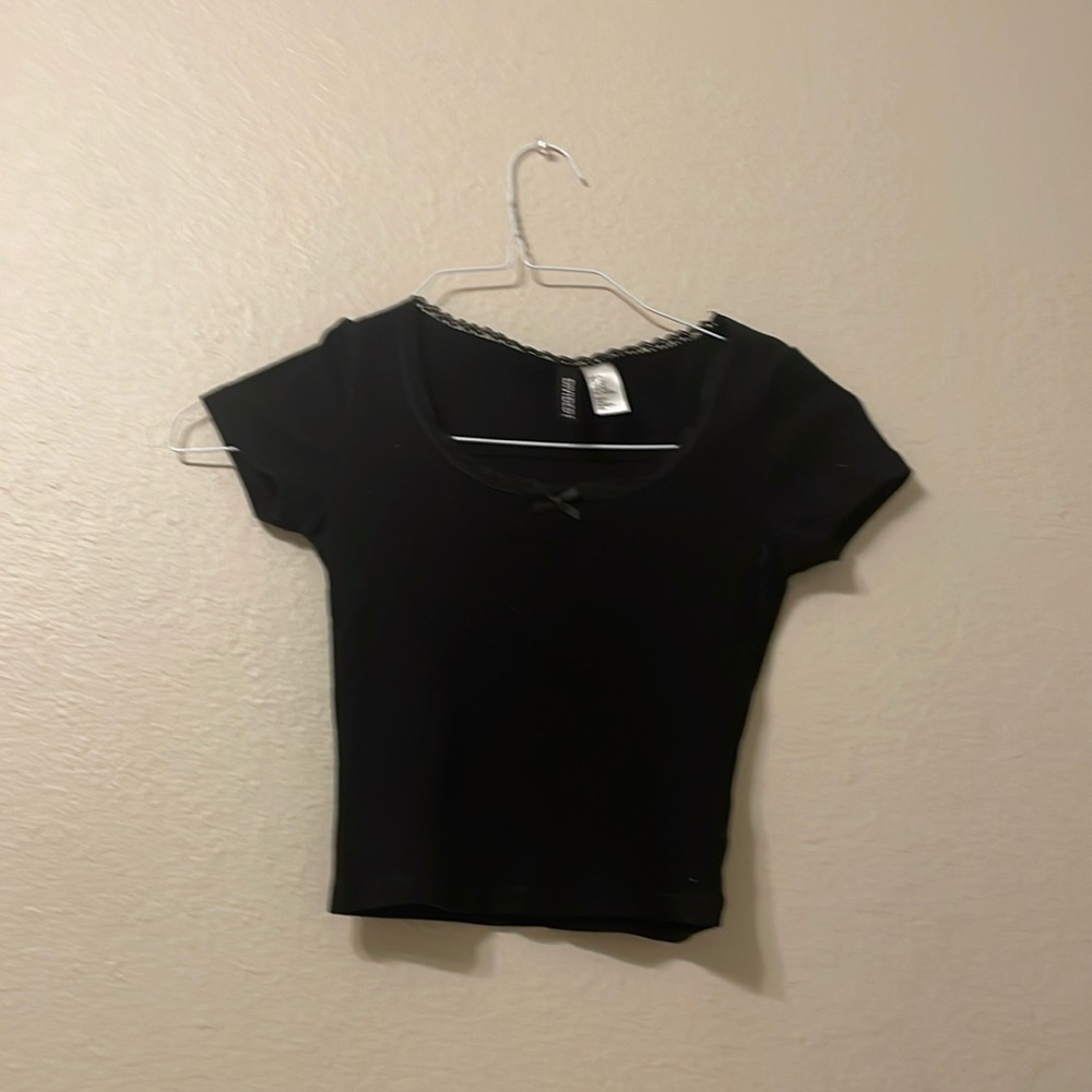 Cute black scoop, neck shirt from H&M